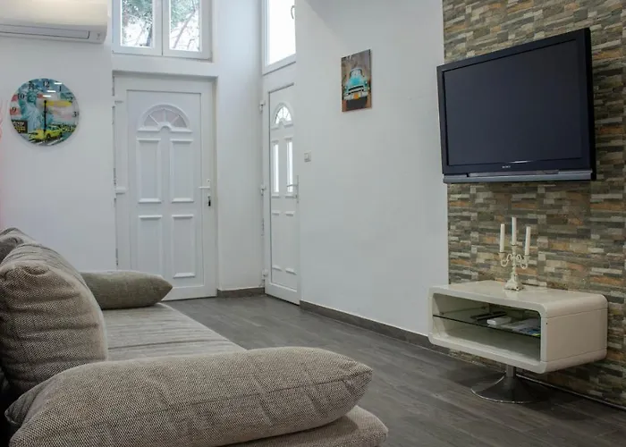 شقة Apartman Central Pisak بيساك